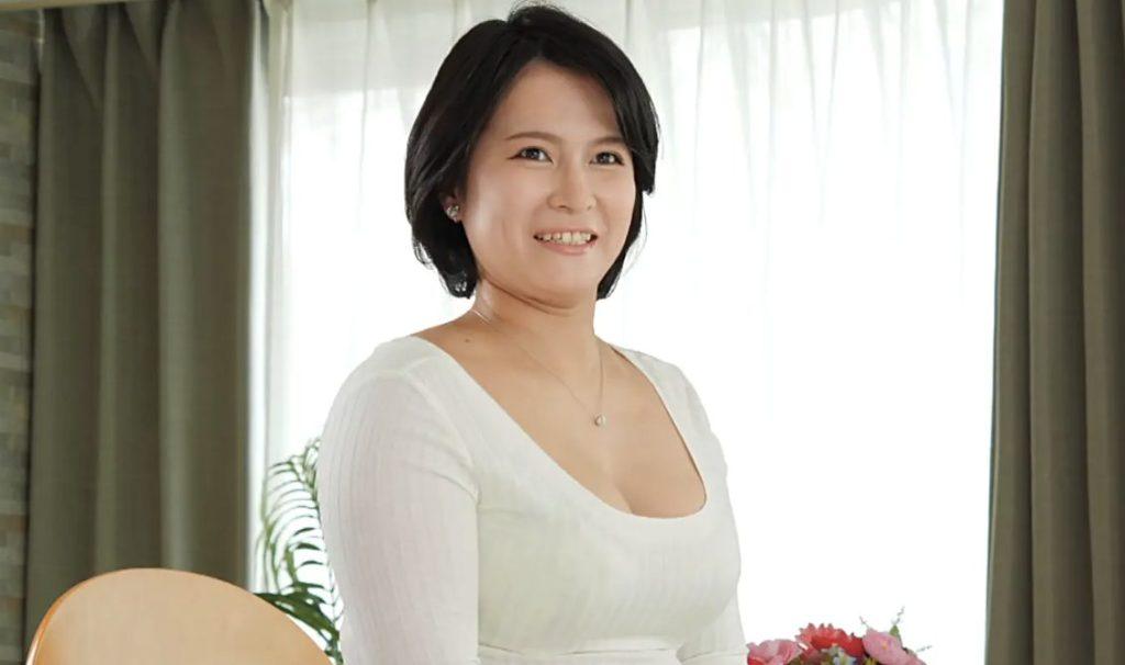 100cm巨尻妻福本ひかり45歳ムチポチャボディー鬼突き中出し交尾