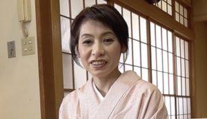 還暦美熟女二条舞子の剛毛マ◯コに驚愕!まさかの肛門周りも卑猥すぎる